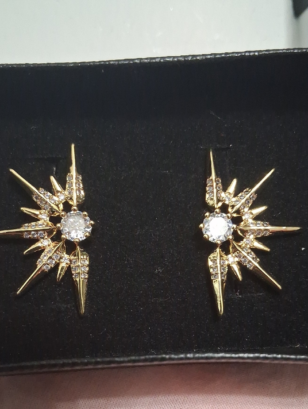 Half Stellar Moisannite Earring
